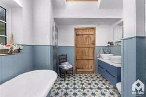 Photo 13- click for photo gallery